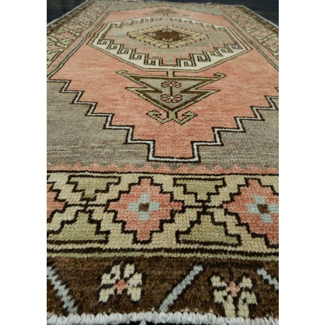 Turkish Vintage Rug 3'3" x 5'8" #16028 For Sale In Houston - Image 6 of 8