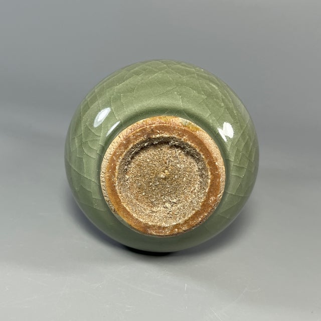 Antique Longquan Celadon Crackle Glaze Vase, Oriental Chinese Collectible Ceramic Display Vase For Sale - Image 4 of 5