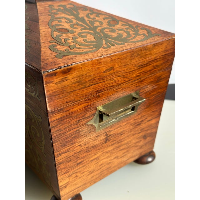 Traditional Mid 19th Century Napoleon III Rosewood Tea Caddy With Brass Boule Detal For Sale - Image 3 of 12