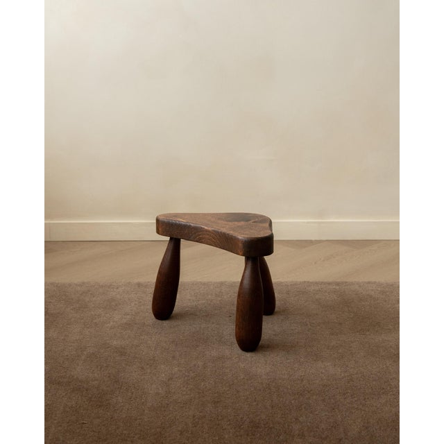 French Brutalist Wooden Tripod Stool in Oak, 1950s For Sale - Image 4 of 8