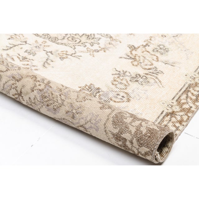 Mid 20th Century Neutral Modern Farmhouse Rug For Sale - Image 4 of 10