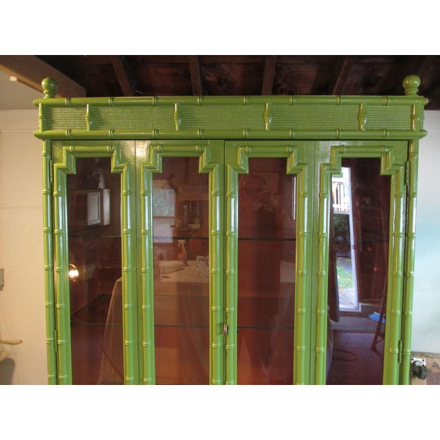 Drexel Vintage Drexel Painted Hollywood Regency /Chinoiserie Style China Cabinet For Sale - Image 4 of 14