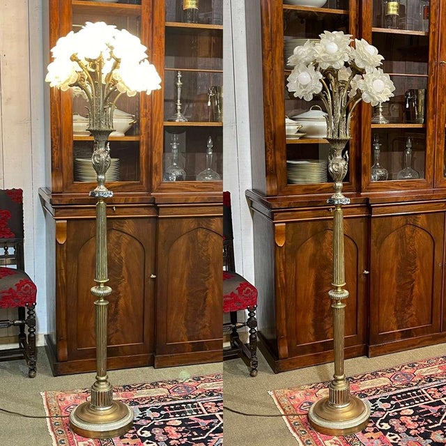 11-light floor lamp from the 1950s in copper and silver metal. H=1m66, D=47cm. European Plug (up to 250V).The wiring of...