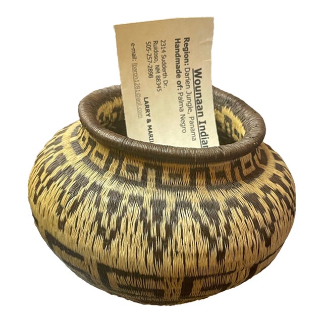 Rare HTF Handcrafted Wounaan Palm Basket From Panama W/ Geometric Greek Key Motif. For Sale