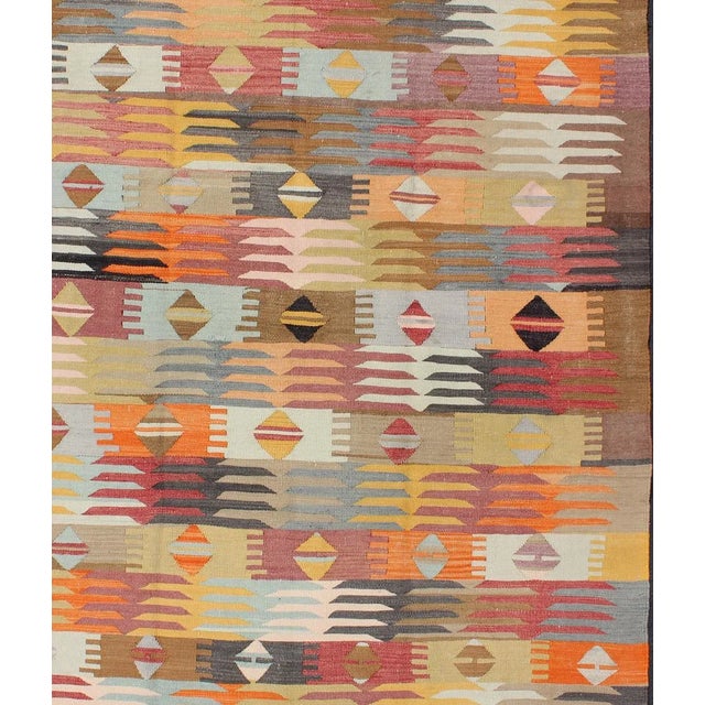 Colorful Vintage Turkish Kilim With All-Over Latching Design & Geometric Shapes For Sale - Image 9 of 13