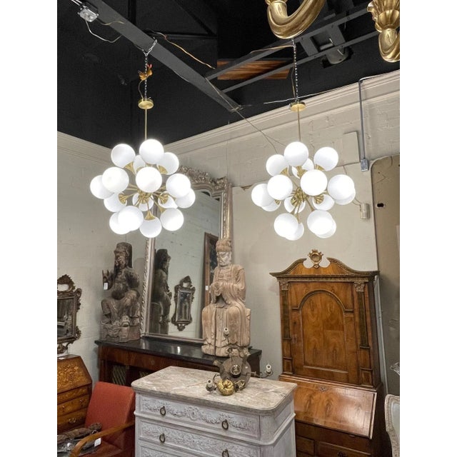 Mid-Century Modern Vintage Late 20th Century Murano Glass and Brass Sputnik Cloud Chandelier For Sale - Image 3 of 9