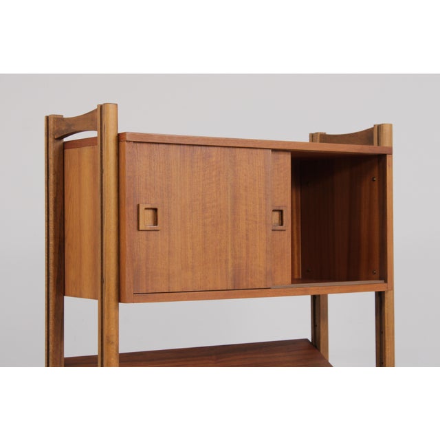 Mid Century Modern Walnut Bookcase Etagere Unit For Sale In Philadelphia - Image 6 of 15
