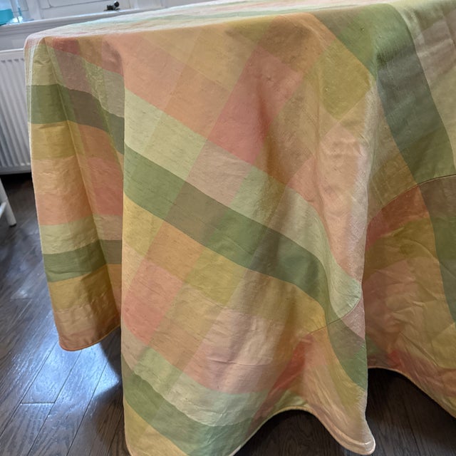 English 1960s Silk Taffeta Plaid Round Table Cloth For Sale - Image 3 of 8