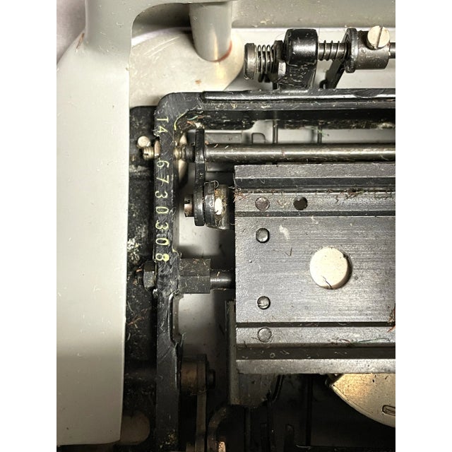 Singer Scholastic Model T-4 Typewriter For Sale - Image 12 of 12