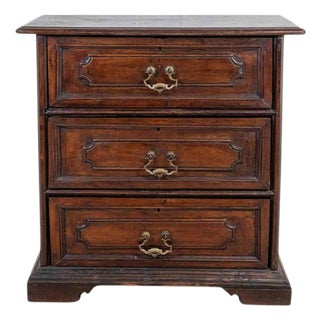 Italian 17th Century Emilian-Bolognese Chest of Drawers with Ashlar Front For Sale