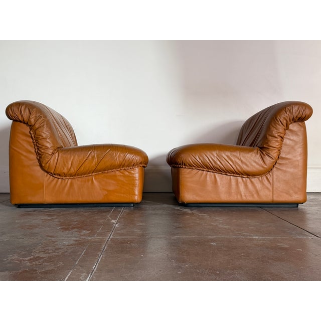 Mid-Century Modern Vintage 1970s Italian “Giusy” Modular Leather Sofa Chairs by Neoflex For Sale - Image 3 of 11