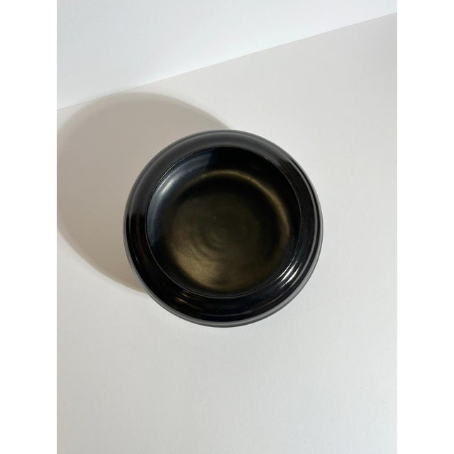 1930s Art Deco English Black Glazed Stoneware Bowl by Doulton Lambeth, 1930s For Sale - Image 5 of 10