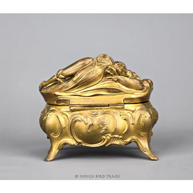 1900's Large French Art Nouveau Gilt Metal Jewelry Box For Sale In Greenville, SC - Image 6 of 10