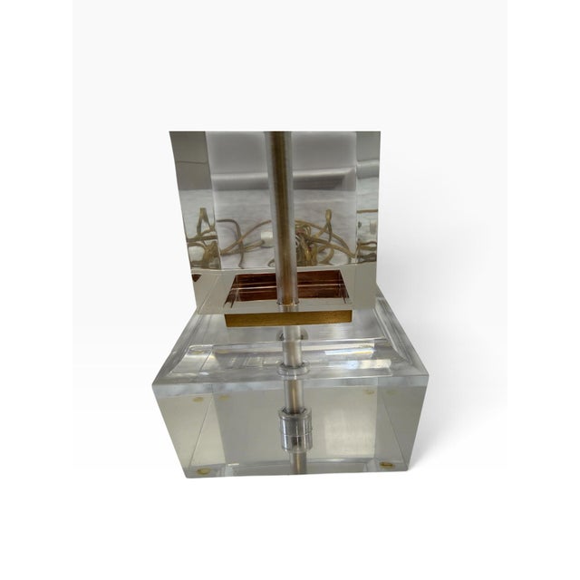 Maison Jansen 1970s Hollywood Regency Lucite Obelisk Table Lamps - A Pair For Sale - Image 4 of 9