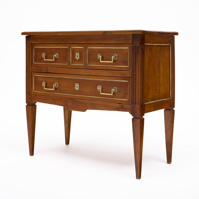 1920s French Louis XVI Directoire Walnut Commode With Brass Inlay, Rhône Valley, Circa 1920 For Sale - Image 5 of 9