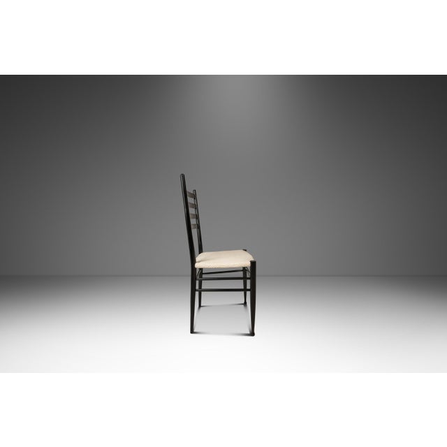 1960s Set of Twelve (12) Mid-Century Italian Modern Bespoke Ebonized High-Back Dining Chairs in White Bouclé After Gio Ponti, Italy, C. 1960's For Sale - Image 5 of 17