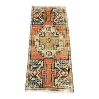 Turkish Yastik Rug 1'5" x 3' For Sale