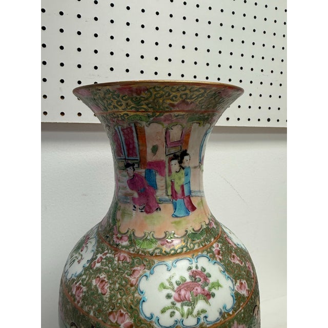 Mid 19th Century Antique 1850-1860 Rose Medallion Vase For Sale - Image 5 of 8
