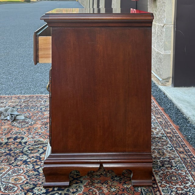 Vintage Thomasville Chippendale Collector's Cherry Nightstand Cabinet With Drawer For Sale - Image 11 of 17