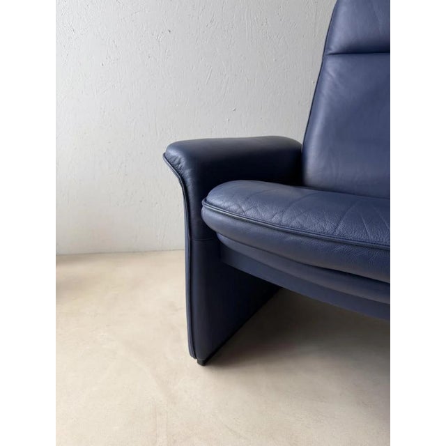 Set of DS 50 Lounge Chair with Ottoman in Dark Blue Leather from de Sede For Sale - Image 18 of 18