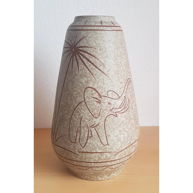 Large Mid-Century Ceramic Vase with Elephant and Palm Tree, in Very Good conditions. Designed 1950 to 1959