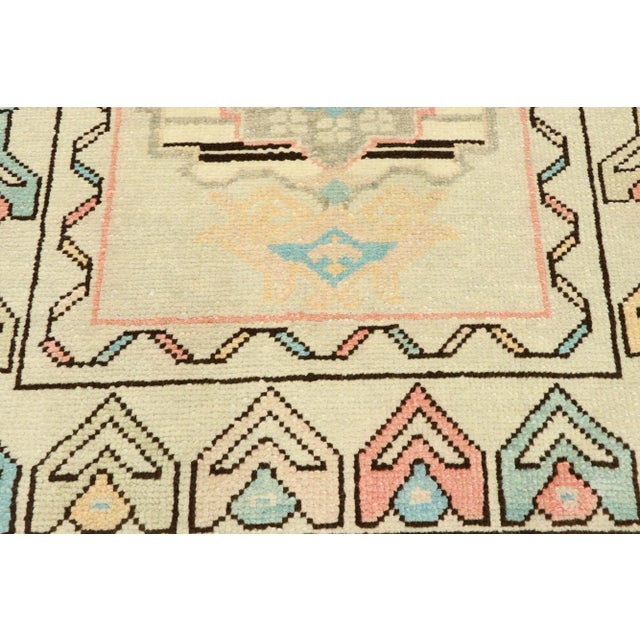 Mid 20th Century Vintage Turkish Oushak Rug - 03'00 X 05'05 For Sale - Image 5 of 11