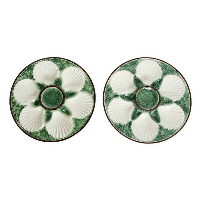 White and Green Oyster Plates, France, 1920s, Set of 2 For Sale