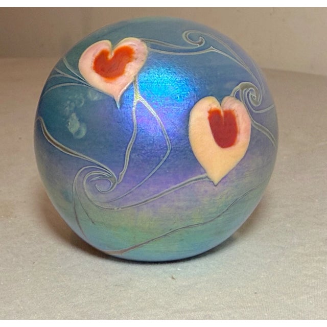 1980s Vintage Hand Blown Vandermark Studio Aurene Iridescent Art Glass Paperweight For Sale - Image 5 of 9