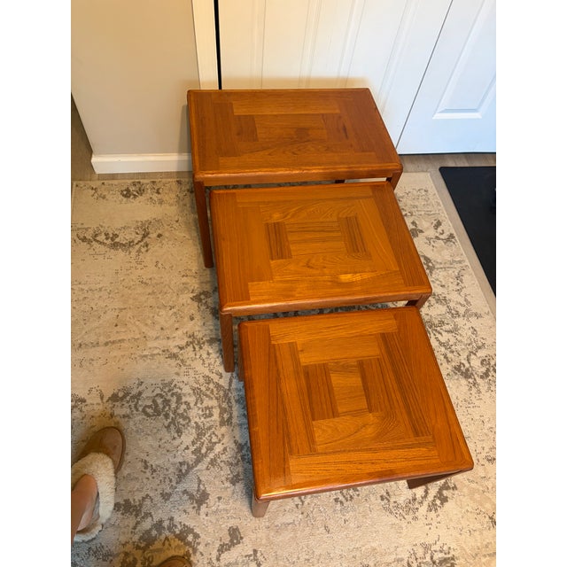 Wood 1960s Vejle Stole Moblefabrik Teak Nesting Side Tables (Set of 3) For Sale - Image 7 of 13