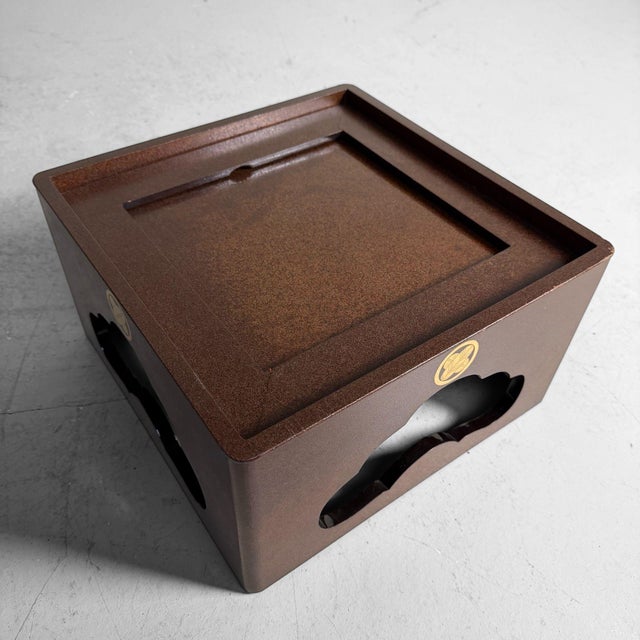 Japanese Lacquered Jubako-Dai Display Stand with Gold Kamon, 1920s For Sale - Image 6 of 16