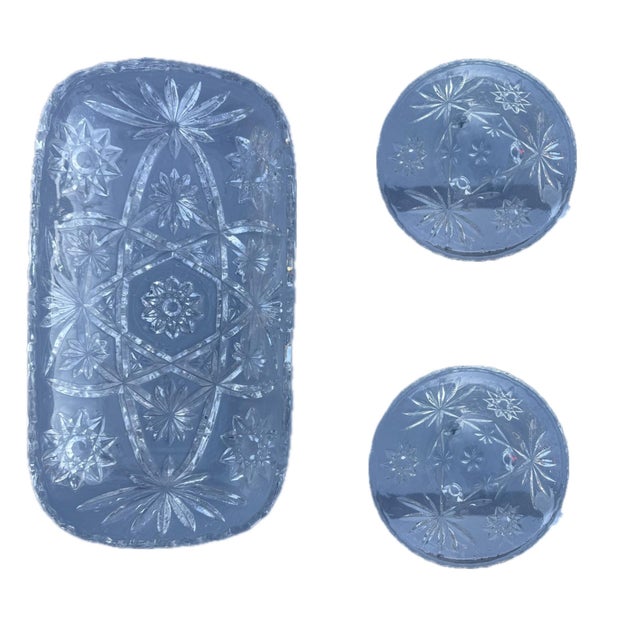 Transparent Vintage 1960’s Early American Prescut Anchor Hocking Star of David Three-Toed Bowl and Trays- Set of 3 For Sale - Image 8 of 10