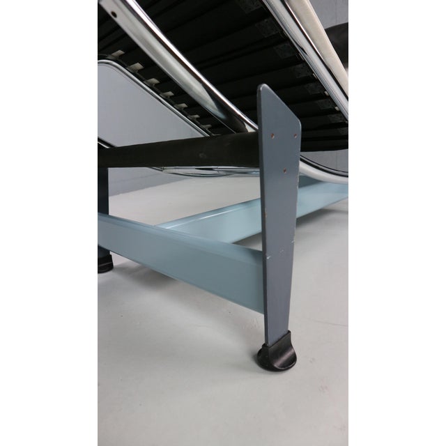 White Leather LC4 Chaise Longue by Le Corbusier for Cassina, 1960s For Sale - Image 9 of 18