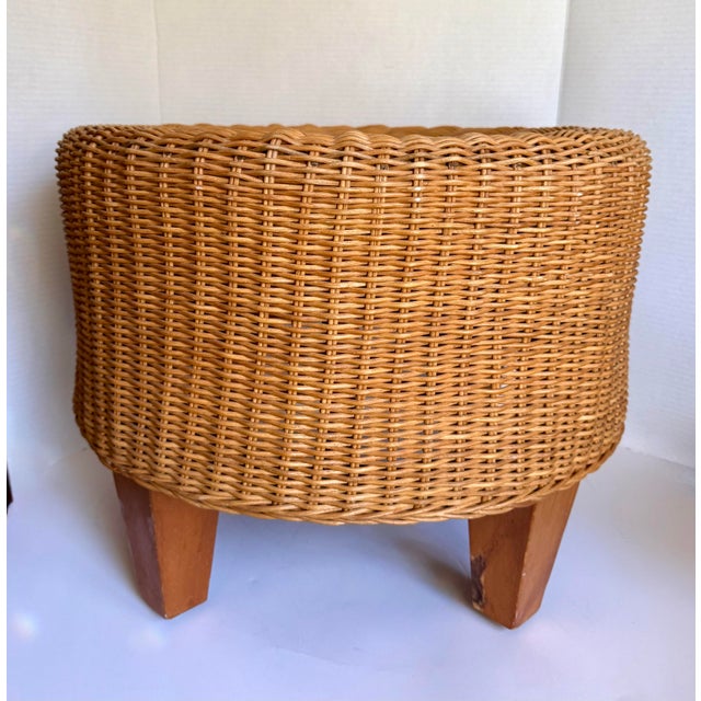 Contemporary 1970s Boho Chic Round Wicker Ottoman Footstool With Wood Legs For Sale - Image 3 of 10