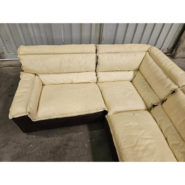 Vintage 70s modular sofa formed by a set of four large and comfortable sessions, Italian leather production and suede....