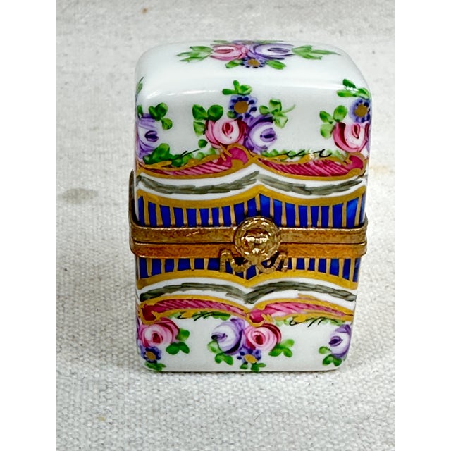 1980s Vintage Limoges Trinket Box For Sale - Image 5 of 10