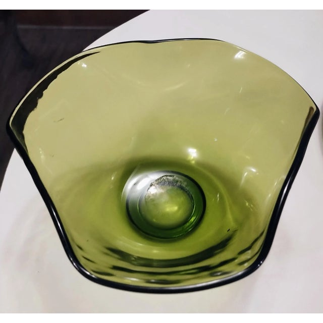 Green 1970s Anchor Hocking Advoco Green Glass Ruffled Edge Bowl For Sale - Image 8 of 9