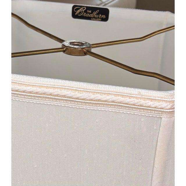 Chinoiserie 1980s Chinoiserie Bradburn Gallery Hand-Painted Faux Bois Metal Table Lamp With Original Labeled Shade For Sale - Image 3 of 12