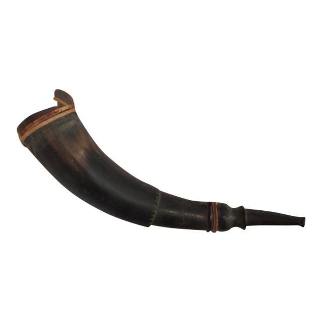 Vintage Colonial Style Natural Horn Powder Flask With Leather Hanging Strap For Sale
