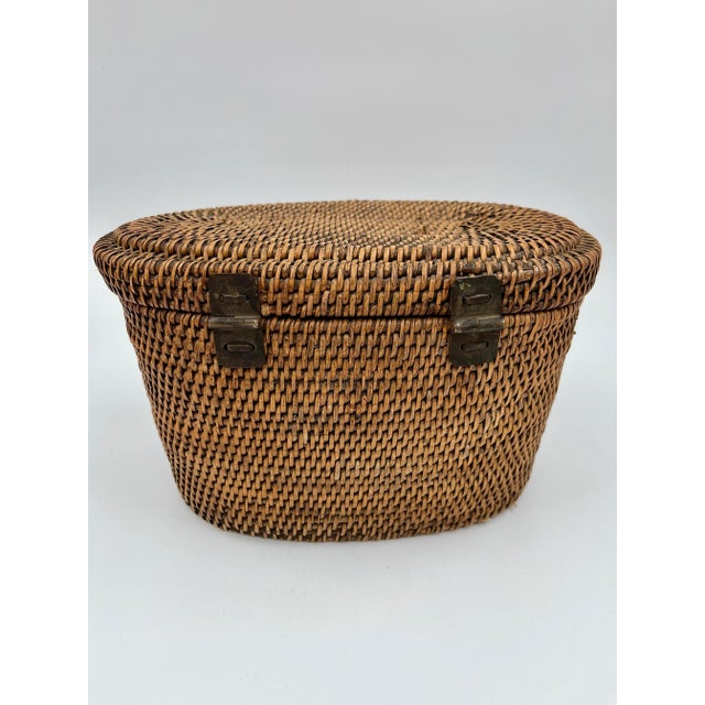 Chinoiserie Vintage Chinese Wicker and Brass Tea or Lunch Basket For Sale - Image 3 of 10