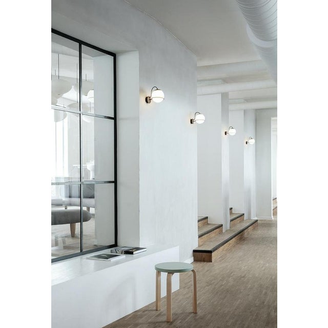 Model 238/2 Wall Light in Opaline Glass & Aluminum from Gino Sarfatti, Italy For Sale - Image 11 of 13