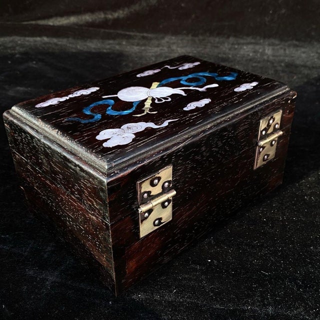Brown Vintage Chinese Rosewood & Mother-of-Pearl Inlay Jewelry Box – Auspicious Objects & Clouds Motif For Sale - Image 8 of 9