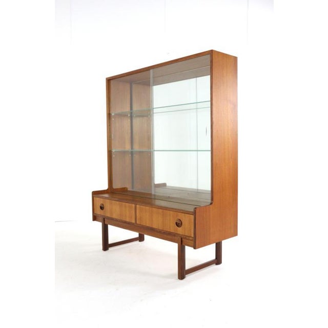 Brown Erby Display Bookcase from Turnridge London, 1960s For Sale - Image 8 of 8