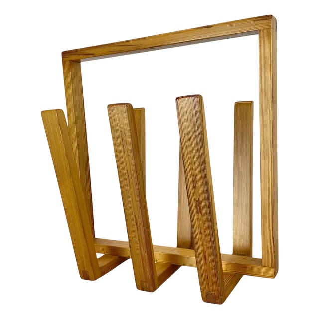 Cubic Brutalist Pine Wood Magazine Holder in the style of Chapo Perriand, France, 1970s For Sale