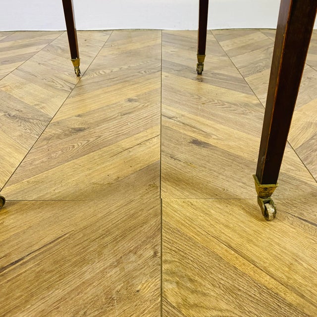 English Victorian Pembroke Table in Mahogany on Castors For Sale - Image 9 of 13