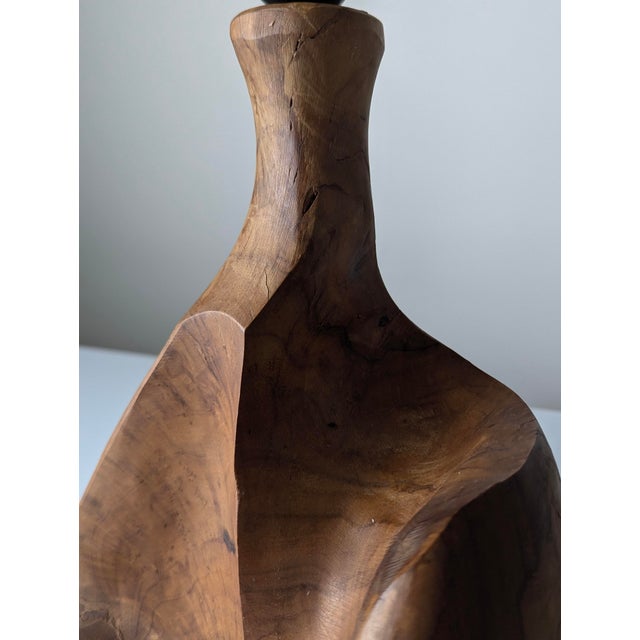 Wood Modern Sculptural Table Lamp in Carved Olive Wood, 1970s For Sale - Image 7 of 18