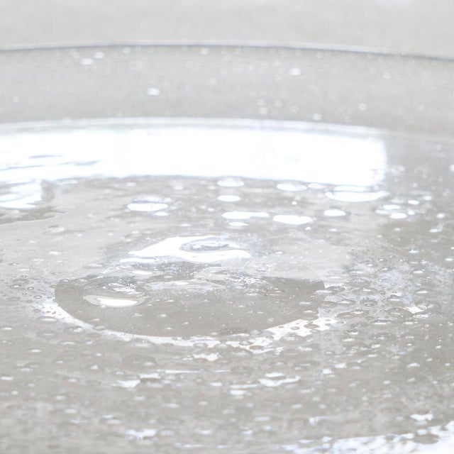 1960s Large Mid-Century Glass Platter with Bubbles from Daum, France, 1960s For Sale - Image 5 of 7