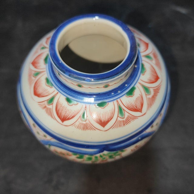 1950s Wucai Porcelain Jar, Chinese Open Window Figural & Phoenix Scene Pot For Sale - Image 4 of 8