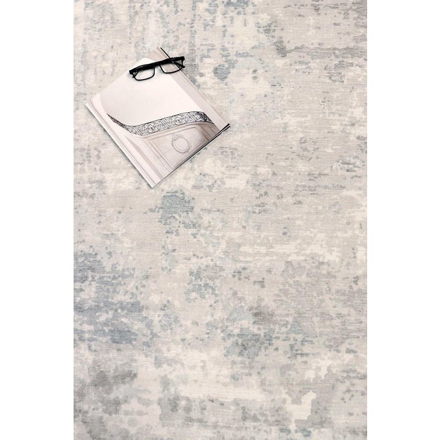 Modern Pasargad Home Beverly Grey Area Rug- 6' 0" X 9' 0" For Sale - Image 3 of 6
