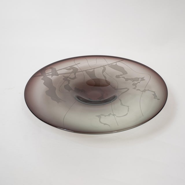 Late 20th Century Vandenlaan & Bliss Signed Etched Studio Glass Centerpiece Bowl For Sale - Image 5 of 8