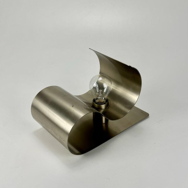 Contemporary Mid-Century Modern Bent Brushed Steel Wall Lamp, 1970s For Sale - Image 3 of 8